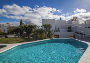 Отель Villa Carabeo San Salvador Nerja  Нерха